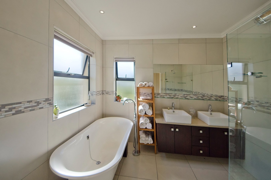 4 Bedroom Property for Sale in Pezula Golf Estate Western Cape